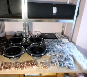 Les futures et phénoménales Fusion FX9 sont en cours de fabrication. 2 woofer SEAS de 26cm, tweeter Be et 2 woofer kevlar en appolito